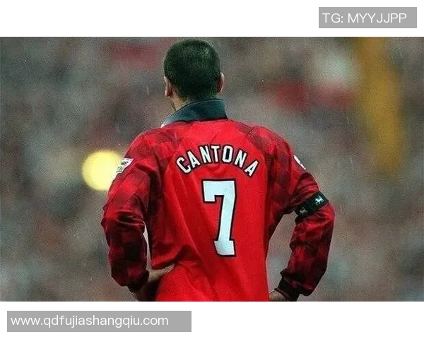 穿7号球衣的足球传奇人物解析与影响力探讨